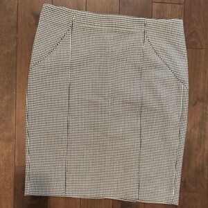 Banana Republic Monochrome Houndstooth Skirt